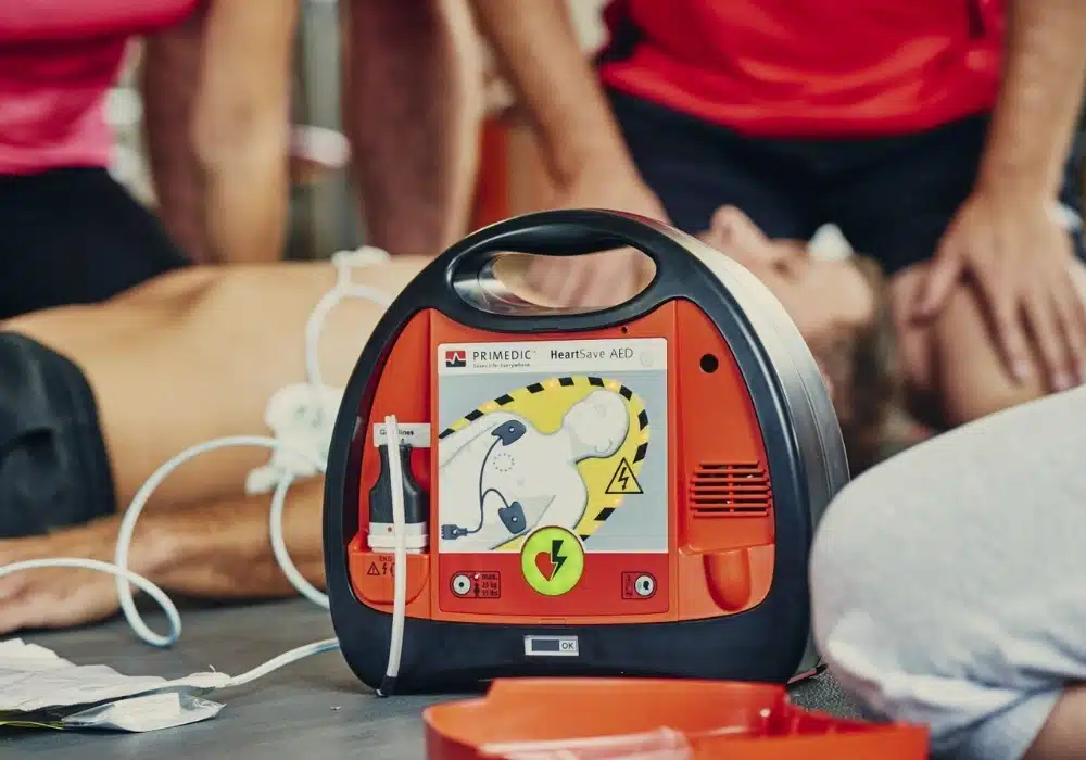 Défibrillateur externe HeartSave AED